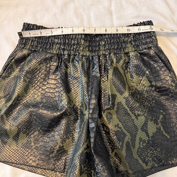 Ramy Brook XS Skylar Faux Leather Snakeskin Shorts ~ Modern Art to Wear - Picture 5 of 9
